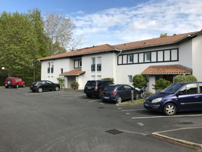Haristeguy-bien Moderne Avec Confort 700m Des Commerces Appartement *